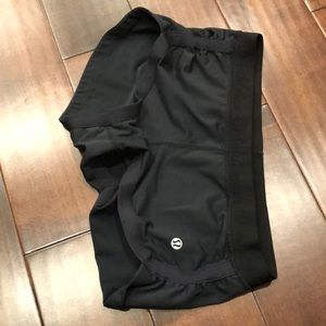 UNIQUE lulu booty short